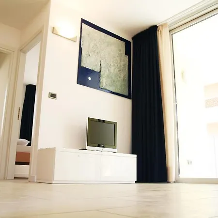 Hungaria Aparthotel Grado