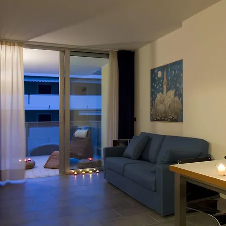 Hungaria Aparthotel 4*